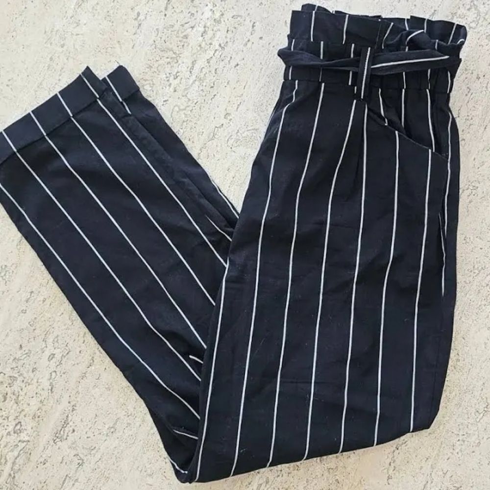 THREAD + SUPPLY Black Pinstripe Paperbag Pants Size S